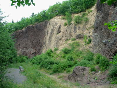 Krateröffnung des Karmelenbergs Krateröffnung des Karmelenbergs