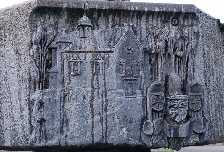 Brunnen am Walpotplatz <Bild 09 von 13>